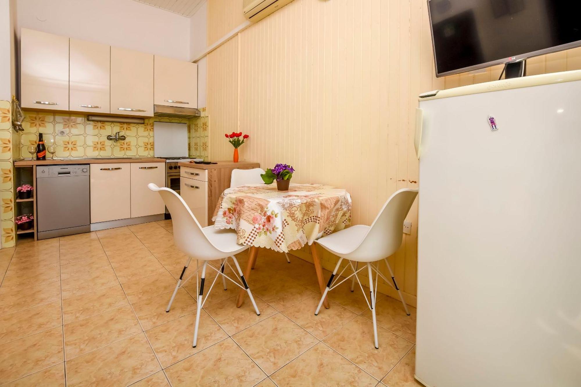 Apartments Zivana Рогозница Экстерьер фото