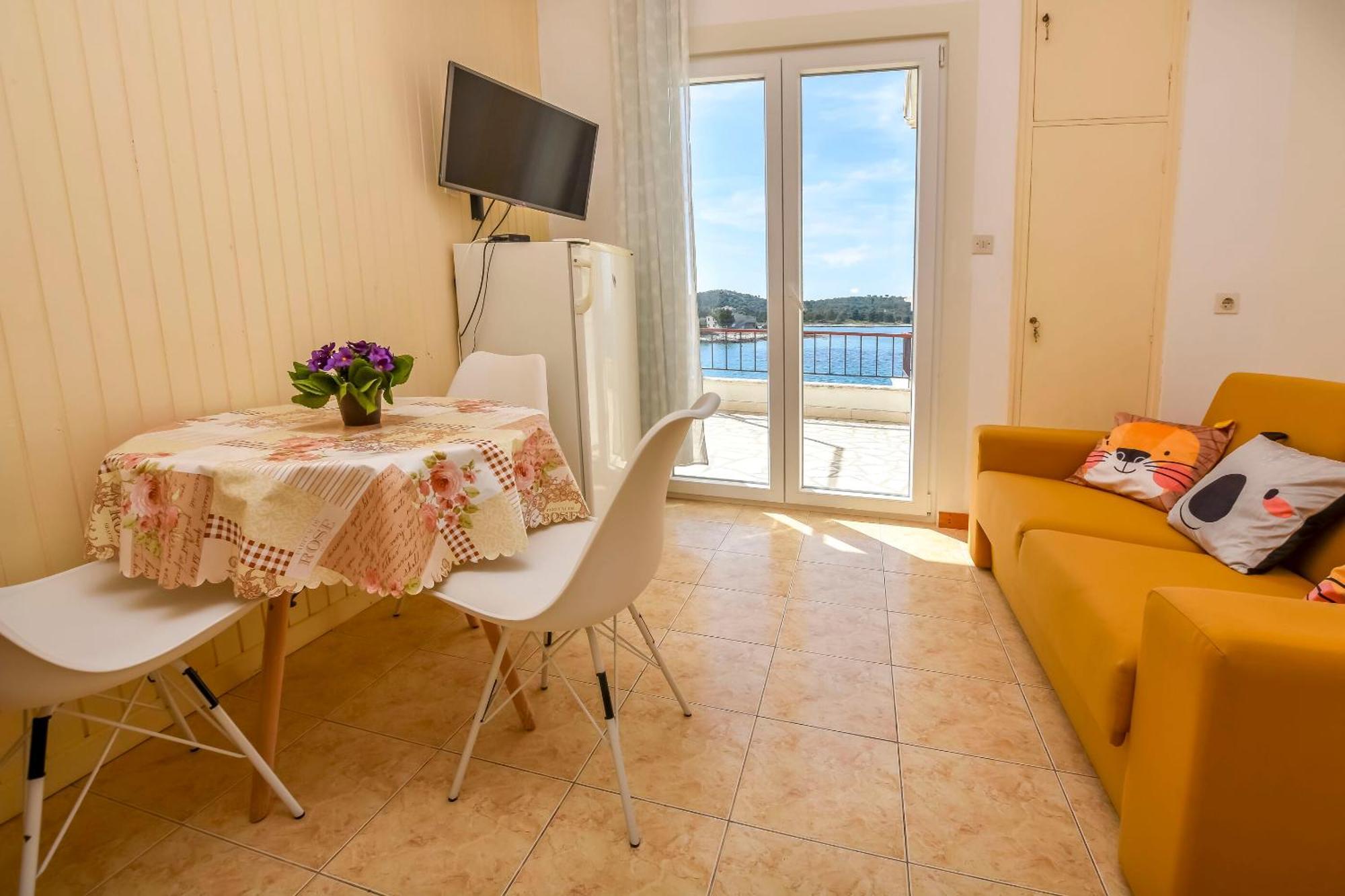 Apartments Zivana Рогозница Экстерьер фото